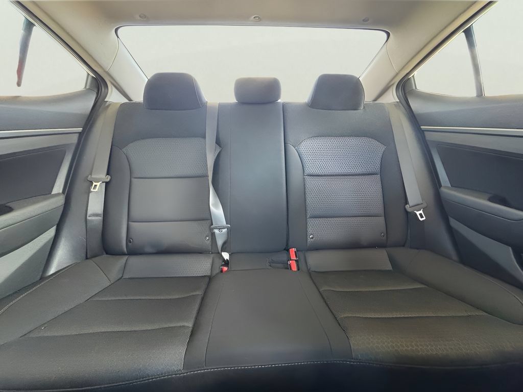 Used 2018 Hyundai Elantra SEL FWD image 11