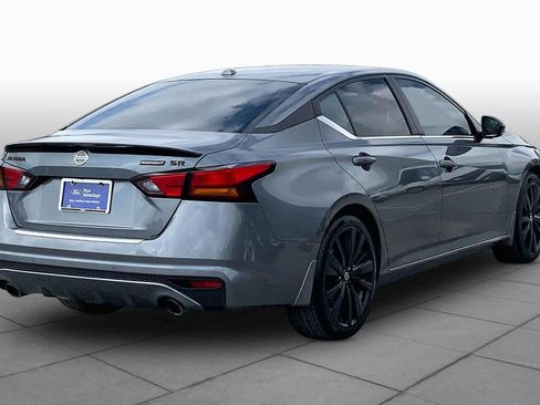 Used 2022 Nissan Altima 2.5 SR w/ Midnight Edition Package FWD image 13