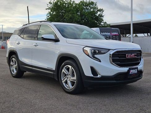Used 2019 GMC Terrain SLE w/ Driver Convenience Package FWD image 3