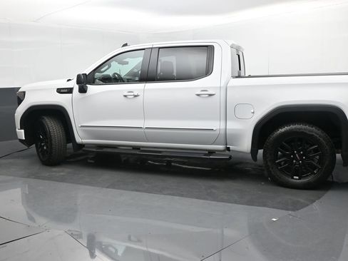 Used 2025 GMC Sierra 1500 Elevation w/ Preferred Package image 3