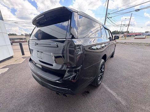 Used 2023 Chevrolet Suburban High Country AWD/4WD image 4