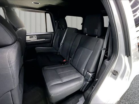 Used 2017 Ford Expedition XLT image 22