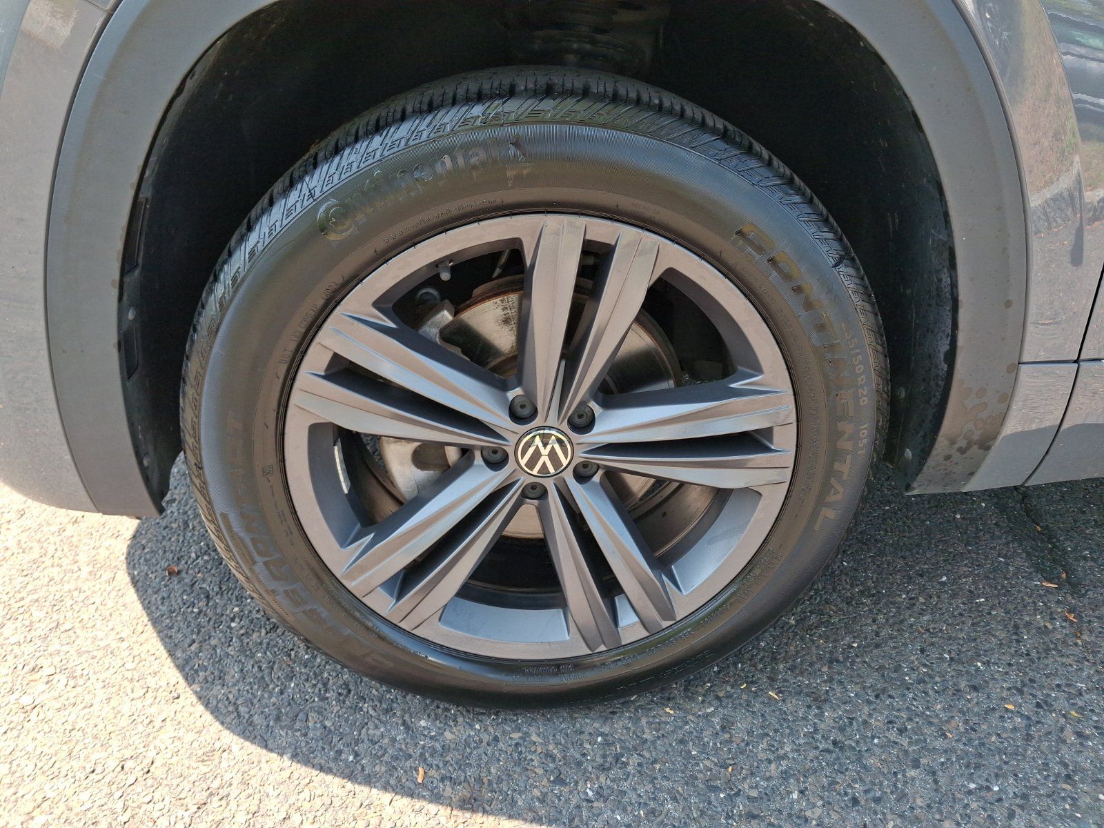 Used 2021 Volkswagen Atlas Cross Sport SE w/ Panoramic Sunroof Package FWD image 9