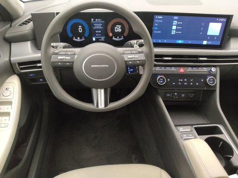 Used 2025 Hyundai Sonata SEL FWD image 22