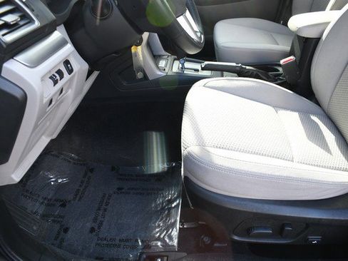 Used 2017 Subaru Forester 2.5i Premium w/ All-Weather Package image 15