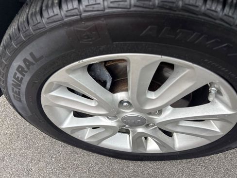 Used 2013 Kia Soul + image 13