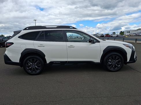 Certified 2025 Subaru Outback Onyx Edition AWD/4WD image 7