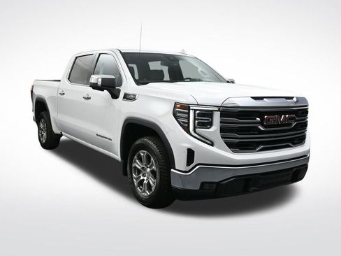 Used 2024 GMC Sierra 1500 SLT image 2