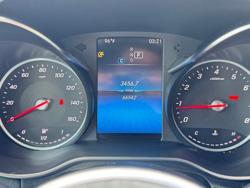 Used 2020 Mercedes-Benz GLC 300 4MATIC image 11