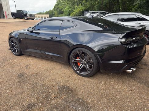 Used 2023 Chevrolet Camaro SS RWD image 3