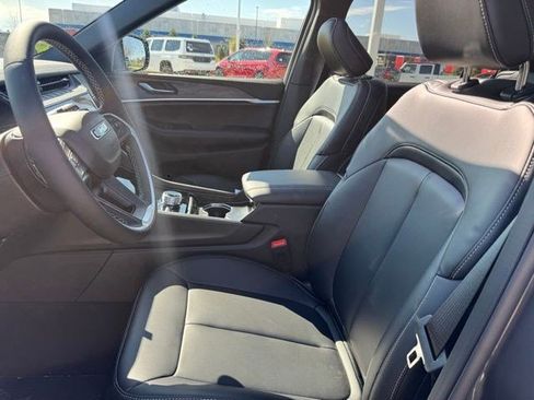 New 2026 Jeep Grand Cherokee L Limited AWD/4WD image 8