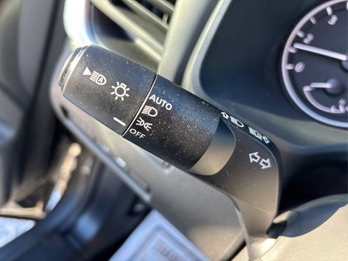 Certified 2025 Nissan Rogue SV image 25