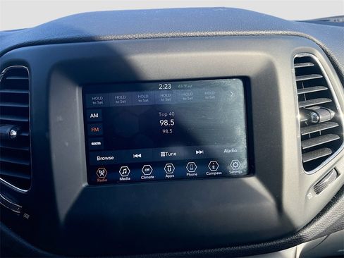 Used 2020 Jeep Compass Latitude image 14