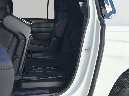 Certified 2025 GMC Yukon XL Denali image 29