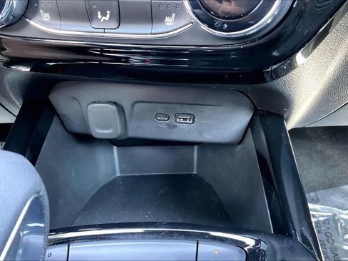 Used 2024 Chevrolet Trax RS w/ Driver Confidence Package FWD image 21