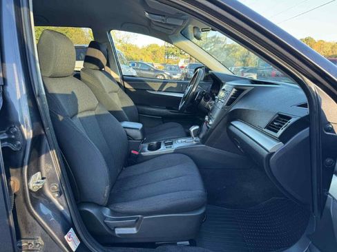 Used 2010 Subaru Outback 2.5i Premium image 14