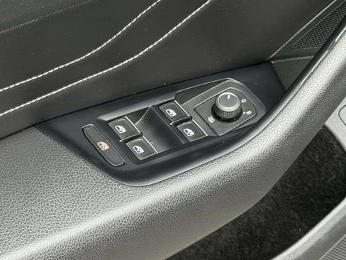 Used 2023 Volkswagen Arteon SE FWD image 17