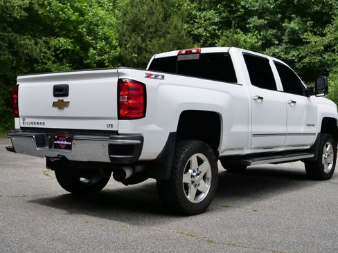Used 2015 Chevrolet Silverado 2500 LTZ w/ Duramax Plus Package AWD/4WD image 19