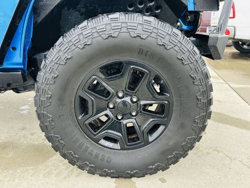 Used 2016 Jeep Wrangler Unlimited Sport image 32