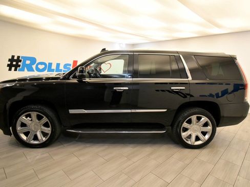 Used 2020 Cadillac Escalade Premium Luxury AWD/4WD image 2