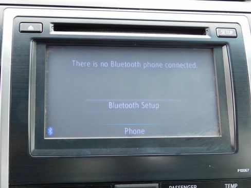 Used 2012 Toyota Camry XLE w/ Leather Pkg FWD image 11