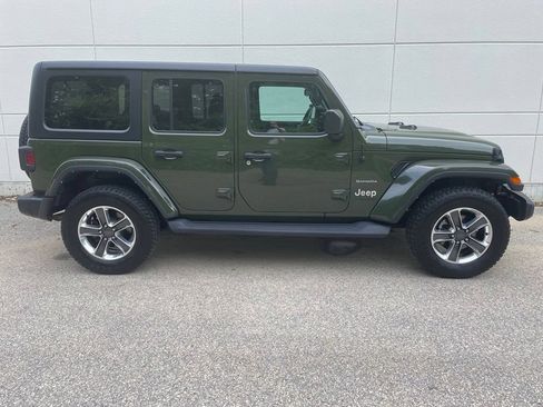 Used 2021 Jeep Wrangler Unlimited Sahara w/ Dual Top Group AWD/4WD image 5