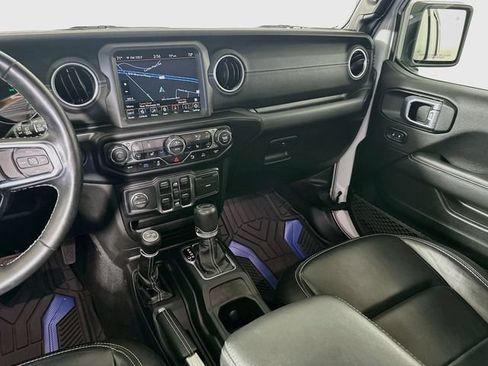 Used 2021 Jeep Wrangler Unlimited Sahara w/ Cold Weather Group AWD/4WD image 25