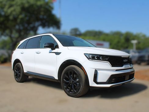 Certified 2023 Kia Sorento SX FWD image 3