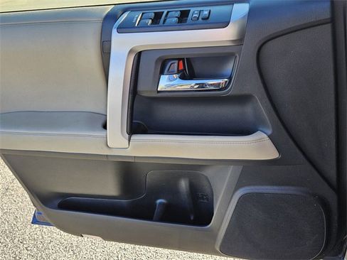 Used 2020 Toyota 4Runner Limited image 28
