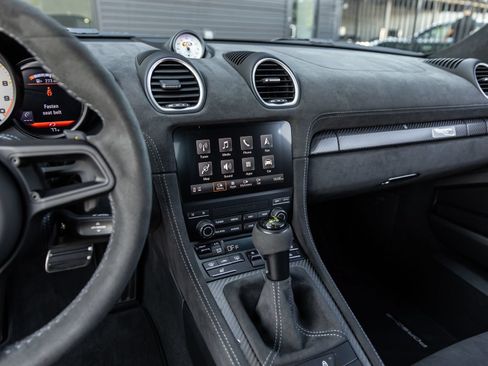 Certified 2025 Porsche 718 Boxster Spyder RS RWD image 33