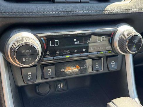 Certified 2023 Toyota RAV4 XLE Premium AWD/4WD image 33