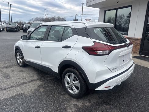 Used 2023 Nissan Kicks S image 6