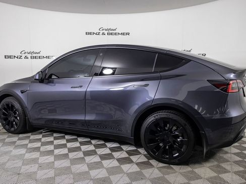 Used 2021 Tesla Model Y Long Range AWD/4WD image 11