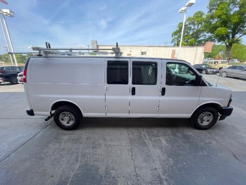 Used 2022 Chevrolet Express 2500 Extended w/ Driver Convenience Package RWD image 5
