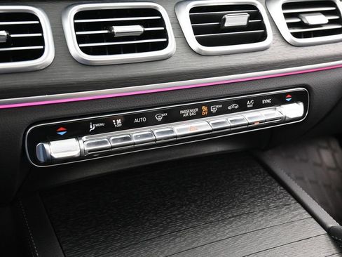 Used 2025 Mercedes-Benz GLS 450 4MATIC image 22