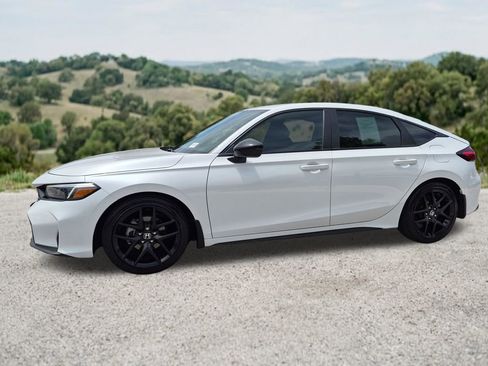 Used 2025 Honda Civic Sport image 4