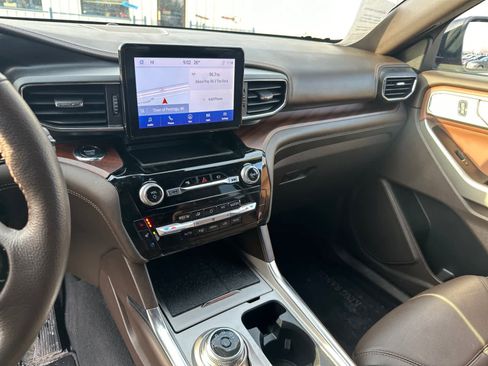 Used 2023 Ford Explorer King Ranch w/ Class IV Trailer Tow Package image 12