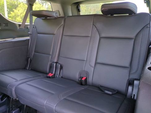 Used 2022 Chevrolet Suburban High Country AWD/4WD image 16