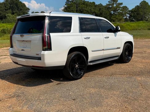 Used 2016 Cadillac Escalade Luxury image 5