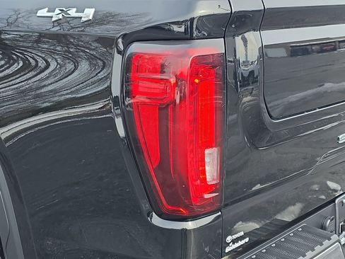 Used 2025 GMC Sierra 1500 SLT image 32