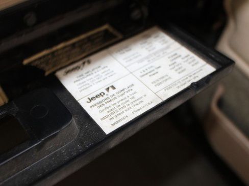 Used 1989 Jeep Wrangler Sahara image 30