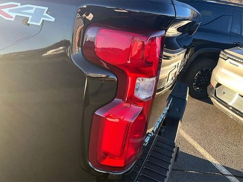 Used 2021 Chevrolet Silverado 2500 Custom w/ Custom Value Package image 30