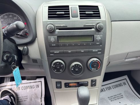 Used 2011 Toyota Corolla LE FWD image 27