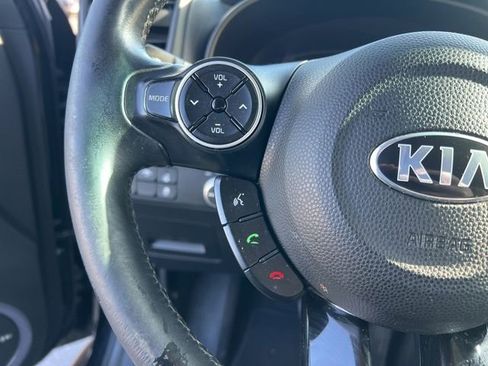 Used 2016 Kia Soul ! w/ Premium Package image 14