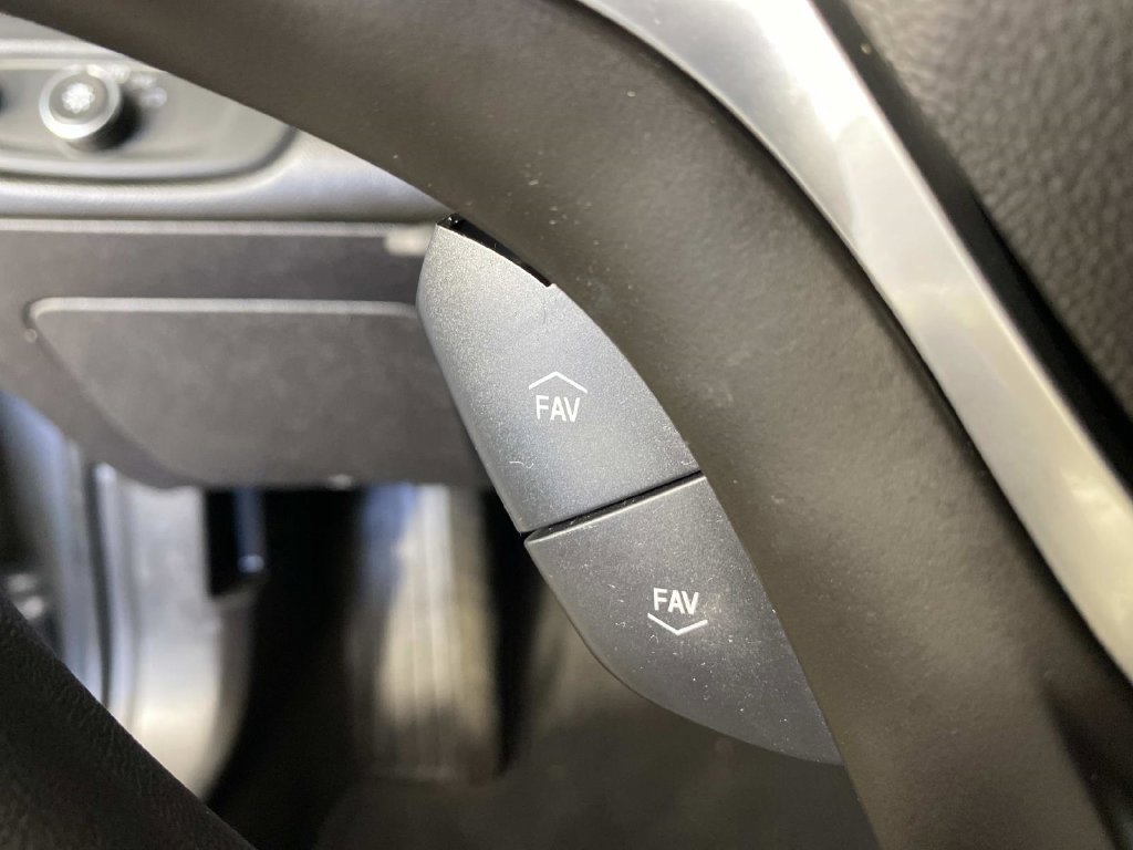 Used 2018 Chevrolet Volt LT FWD image 17