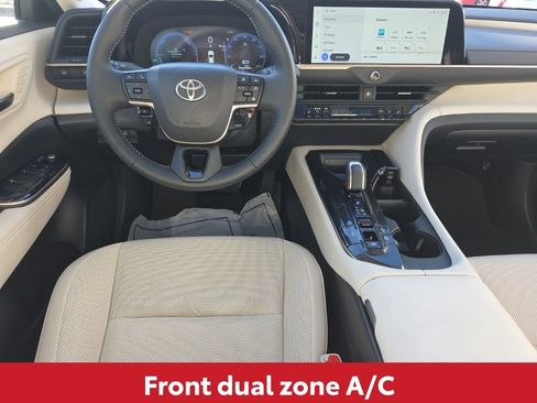 Used 2024 Toyota Crown Limited image 19