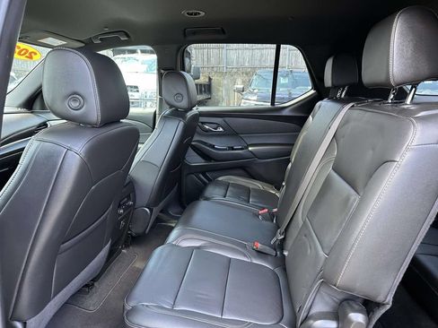 Used 2023 Chevrolet Traverse LT AWD/4WD image 8