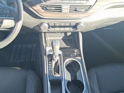 Used 2024 Nissan Altima 2.5 SV image 12