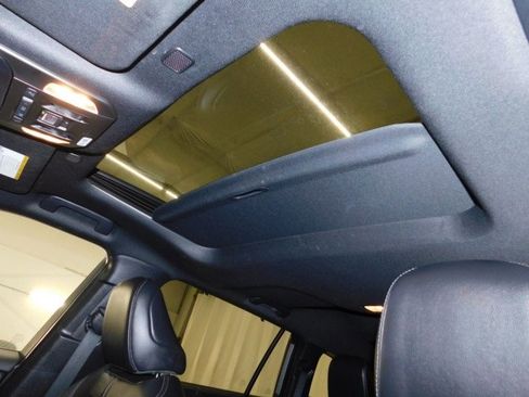 Used 2023 Toyota Highlander XSE image 16