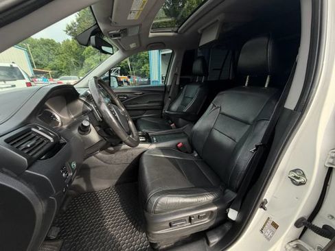 Used 2017 Honda Pilot Elite image 9